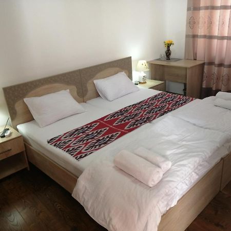 Anis-Pari Hotel Bukhara Esterno foto