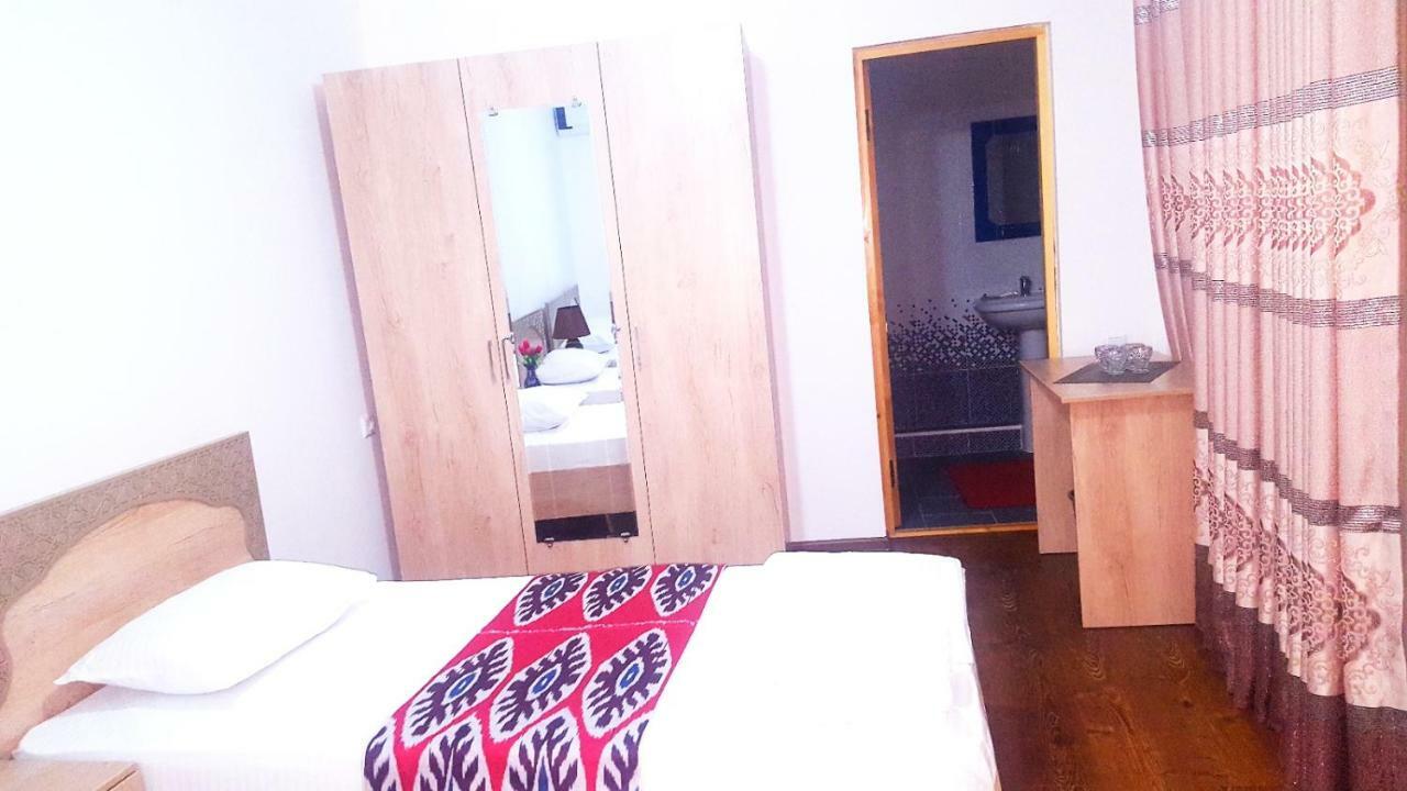 Anis-Pari Hotel Bukhara Esterno foto