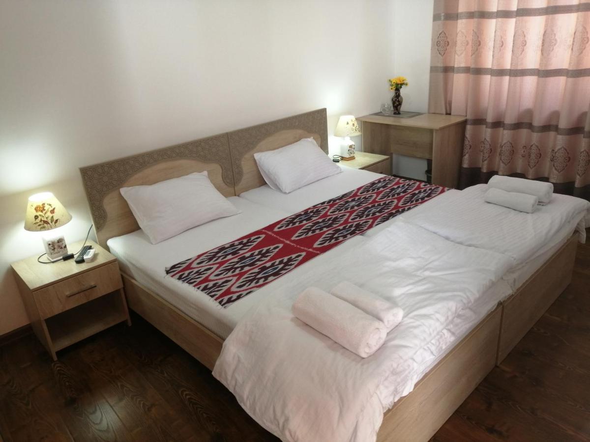 Anis-Pari Hotel Bukhara Esterno foto